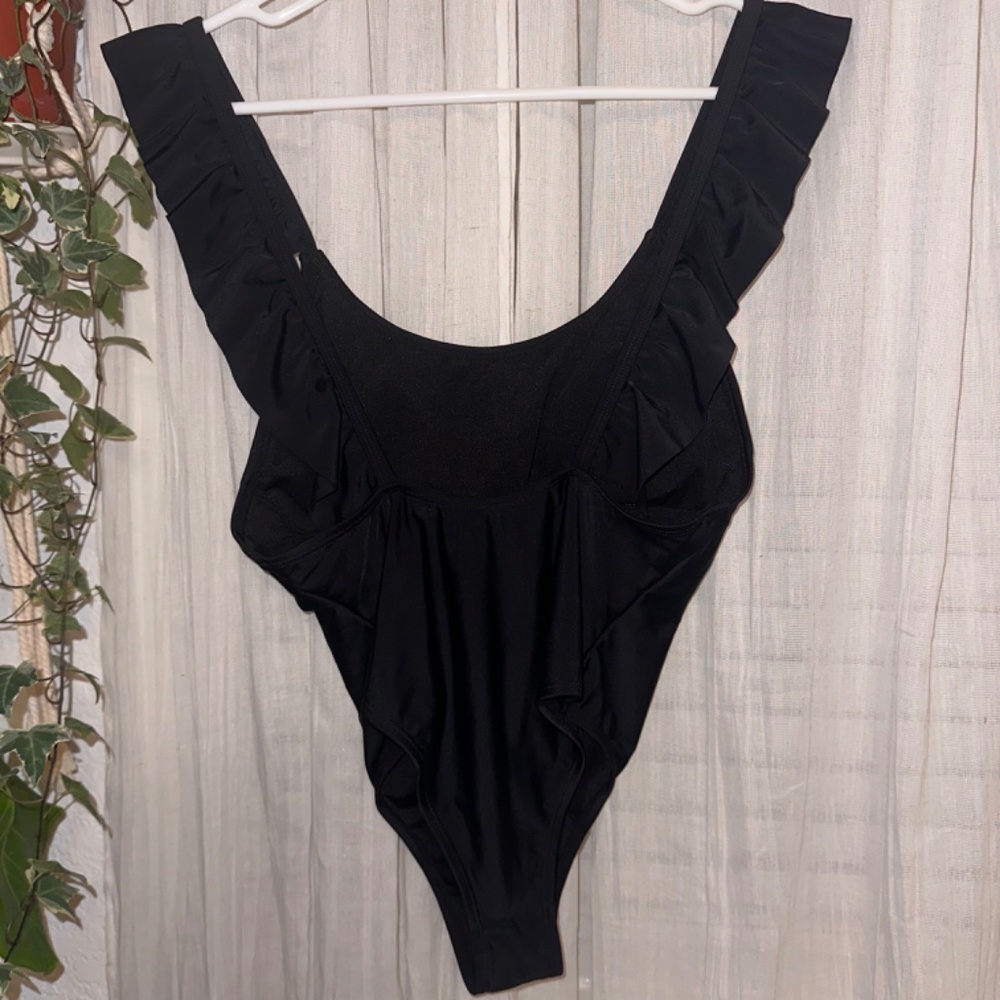 Black Ruffle Bathing suit - Picture 2 of 9